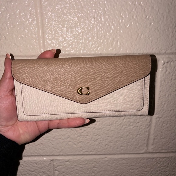Coach Wyn Soft Wallet in Colorblock ✨ - Picture 2 of 8